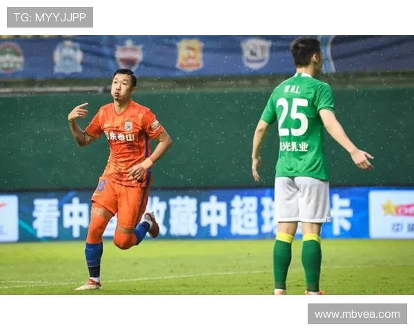 武汉足球队强势领跑精英赛积分榜积61分展现冠军实力