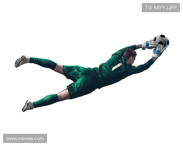 足球明星精彩扑救集锦视频盘点让你领略守门员的绝技与魅力