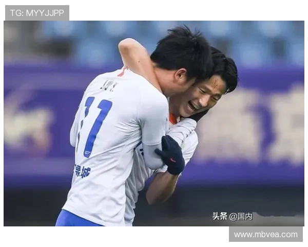 深入探讨上海篮球队近期表现与对手状态的全面对比分析 深入探讨上海篮球队近期表现与对手状态的全面对比分析