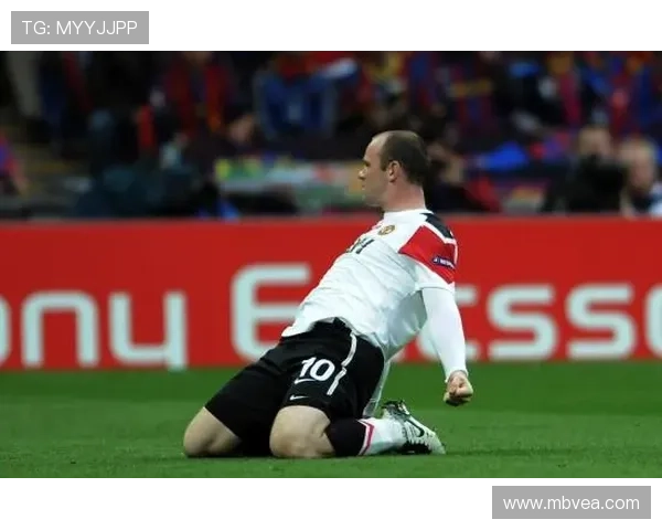 足球明星挑战滑草意外摔倒引发热议网友纷纷调侃其运动能力不足 足球明星挑战滑草意外摔倒引发热议网友纷纷调侃其运动能力不足