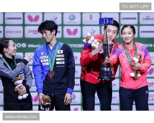 重庆羽毛球队在世界锦标赛中的战术分析与表现评估 重庆羽毛球队在世界锦标赛中的战术分析与表现评估