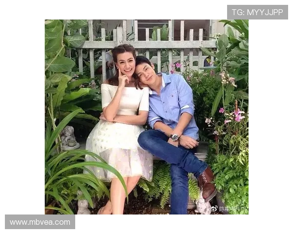 欧洲足球明星夫妻甜蜜瞬间大揭秘精彩照片集锦展示他们的爱情与事业